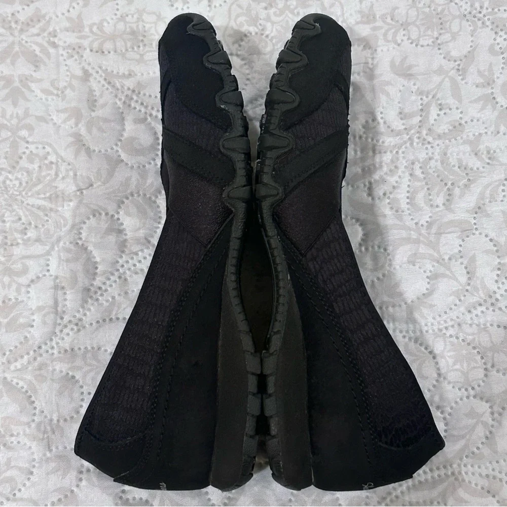 Skechers Relaxed Fit Bikers Wayfarer Women’s Comfort Slip On Black Suede Sz 8.5 - Picture 7 of 13